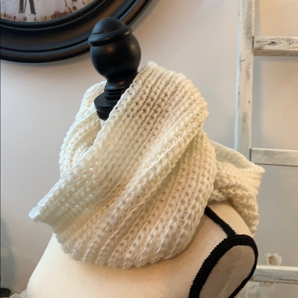Ivory Hooded Scarf - Picture 6 of 8